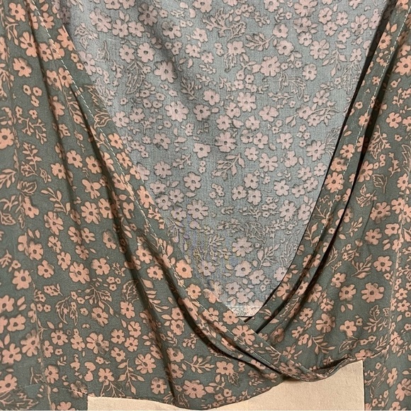 Sugarfox Cream & Floral Color Block Spaghetti Strap Faux Button Front Tank 2XL - Picture 5 of 10